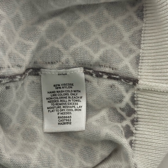 Halogen Gray and Cream Patterned Cardigan - Picture 6 of 8